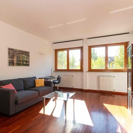 Apartamento Cozy&Spacious Apt 2 Min Walk From The Tram Stop! Turín Exterior foto