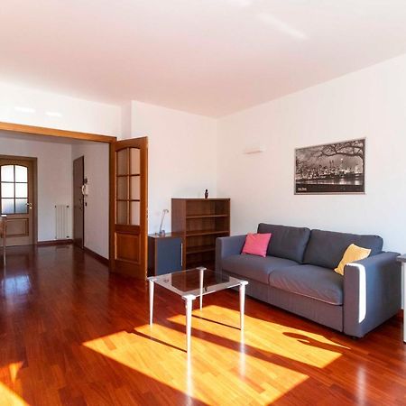 Apartamento Cozy&Spacious Apt 2 Min Walk From The Tram Stop! Turín Exterior foto