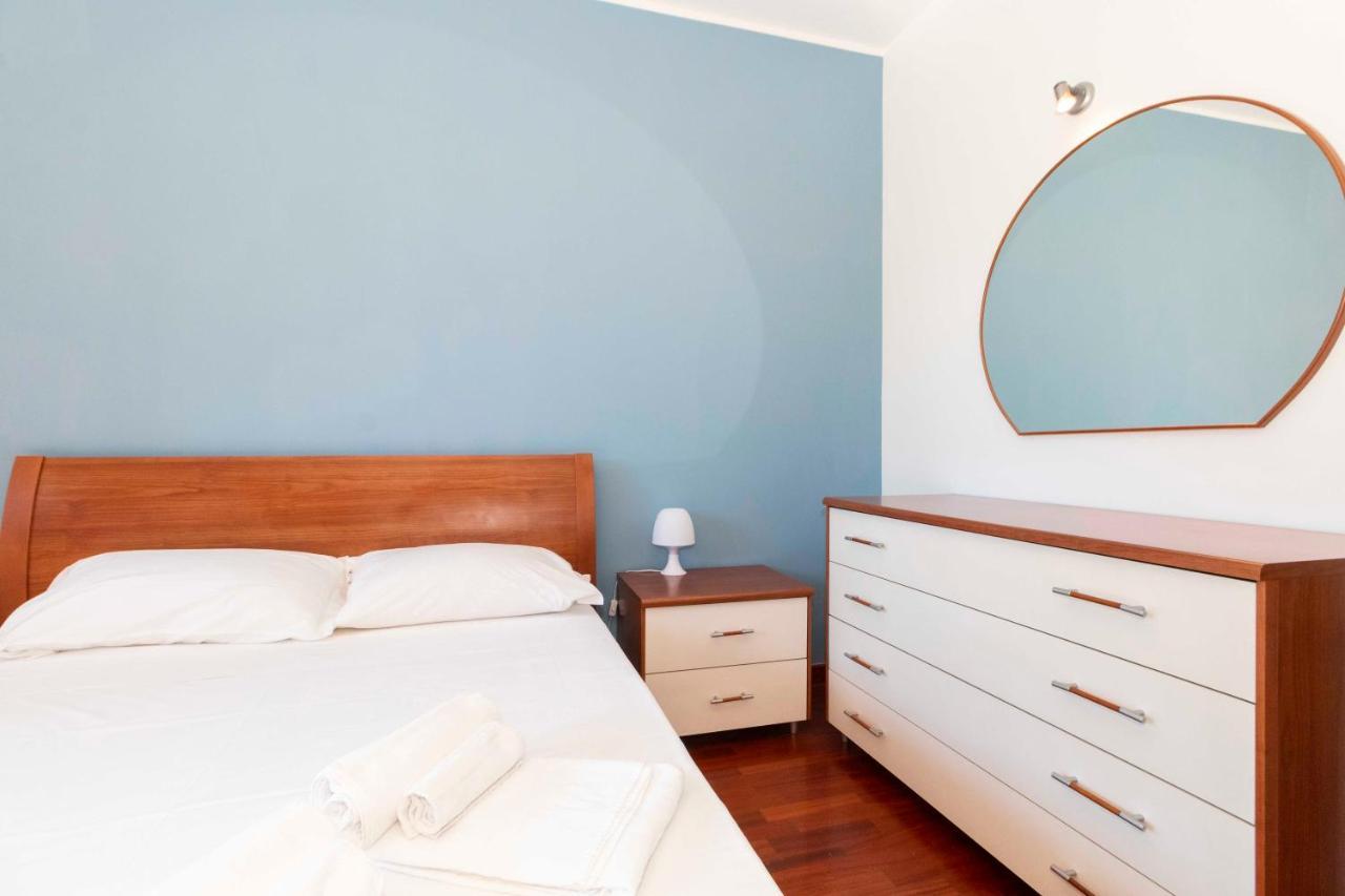 Apartamento Cozy&Spacious Apt 2 Min Walk From The Tram Stop! Turín Exterior foto
