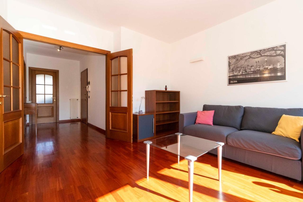 Apartamento Cozy&Spacious Apt 2 Min Walk From The Tram Stop! Turín Exterior foto