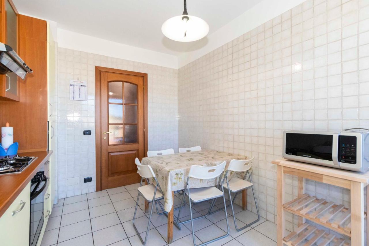 Apartamento Cozy&Spacious Apt 2 Min Walk From The Tram Stop! Turín Exterior foto