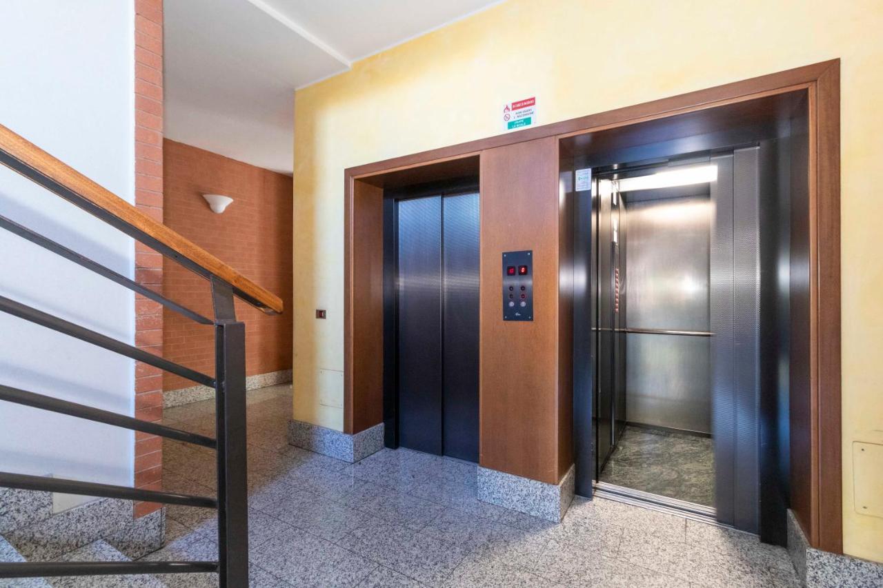 Apartamento Cozy&Spacious Apt 2 Min Walk From The Tram Stop! Turín Exterior foto