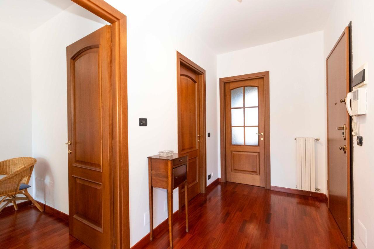 Apartamento Cozy&Spacious Apt 2 Min Walk From The Tram Stop! Turín Exterior foto