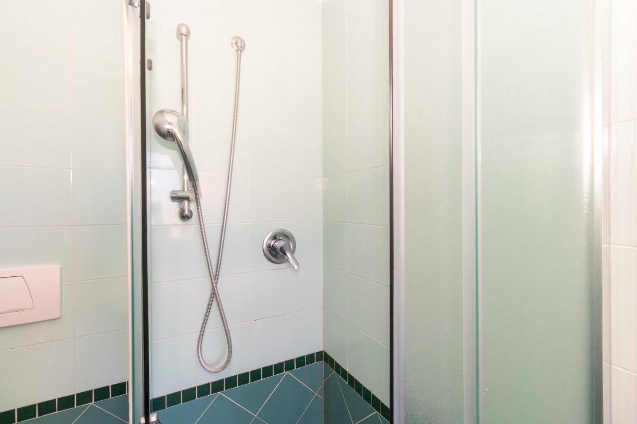 Apartamento Cozy&Spacious Apt 2 Min Walk From The Tram Stop! Turín Exterior foto