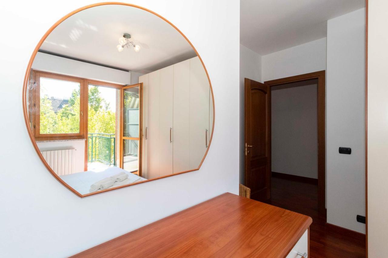 Apartamento Cozy&Spacious Apt 2 Min Walk From The Tram Stop! Turín Exterior foto