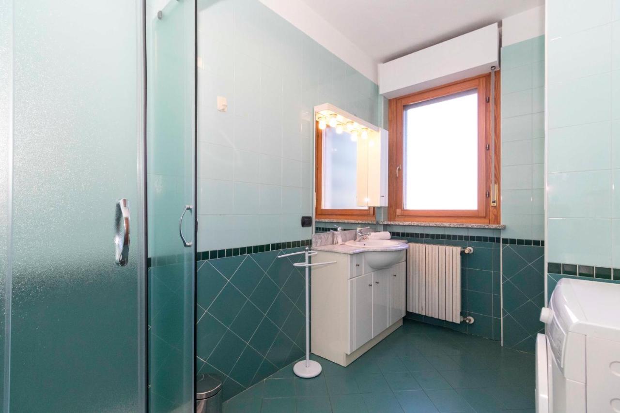 Apartamento Cozy&Spacious Apt 2 Min Walk From The Tram Stop! Turín Exterior foto